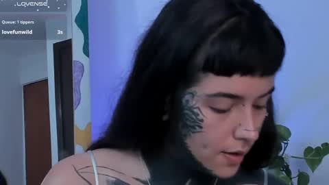 Snapshot of fairyflexxx chatting on 03-09-25, 01:26 Fairy online show from 03-09-25, 01:26