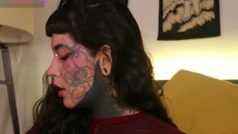 Snapshot of fairyflexxx chatting on 09-25-25, 07:01 Fairy online show from 09-25-25, 07:01