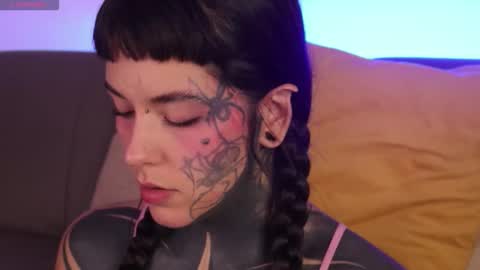 Snapshot of fairyflexxx chatting on 09-29-25, 11:20 Fairy online show from 09-29-25, 11:20