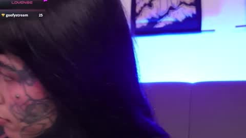 Snapshot of fairyflexxx chatting on 10-13-25, 03:39 Fairy online show from 10-13-25, 03:39