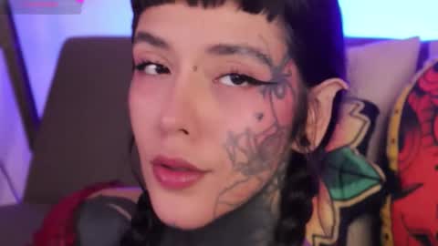 Snapshot of fairyflexxx chatting on 11-12-25, 06:52 Fairy online show from 11-12-25, 06:52