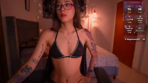 Snapshot of fairylilyx chatting on 06-25-26, 12:32 Fairy Lily online show from 06-25-26, 12:32