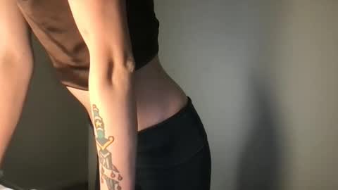 Snapshot of fakenshitsis chatting on 10-25-25, 12:40 Haydee online show from 10-25-25, 12:40