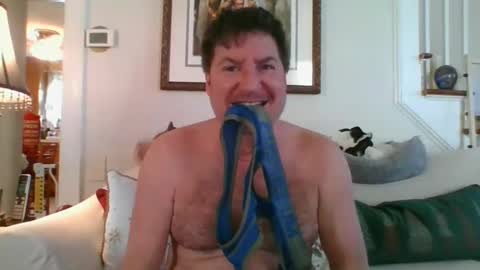 Snapshot of falconbator8 chatting on 12-14-24, 04:31 falconbator8 online show from 12-14-24, 04:31