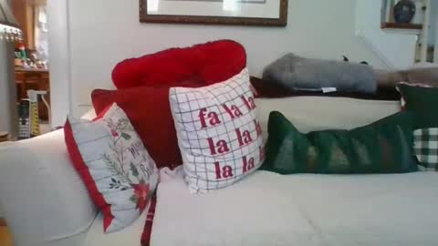 Snapshot of falconbator8 chatting on 12-25-24, 12:26 falconbator8 online show from 12-25-24, 12:26