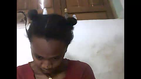 Snapshot of falielyse chatting on 10-23-25, 08:46 falielyse online show from 10-23-25, 08:46