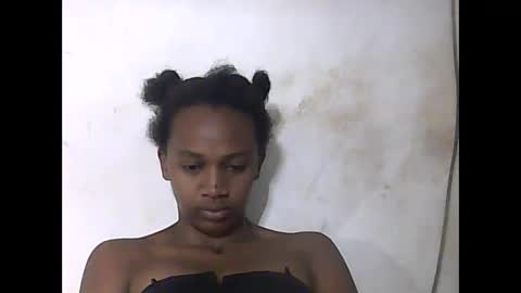 Snapshot of falielyse chatting on 10-23-25, 08:51 falielyse online show from 10-23-25, 08:51