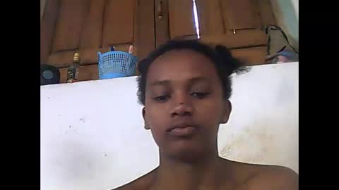 Snapshot of falielyse chatting on 10-25-25, 10:45 falielyse online show from 10-25-25, 10:45