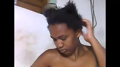 Snapshot of falielyse chatting on 10-26-25, 07:36 falielyse online show from 10-26-25, 07:36