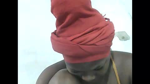 Snapshot of falielyse chatting on 11-12-25, 09:21 falielyse online show from 11-12-25, 09:21