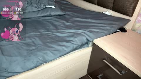 Erika online show from 04-01-26, 01:52