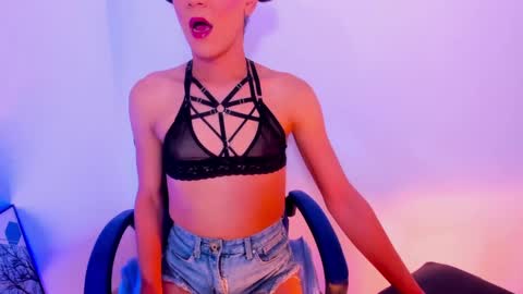 Andrea online show from 02-15-25, 07:06