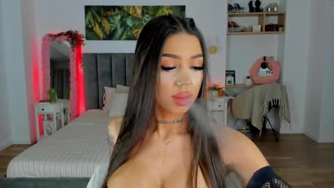 Jennifer online show from 10-06-25, 06:49