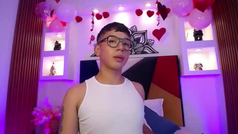 Snapshot of fancy_vixen chatting on 02-11-26, 12:32 FANCY online show from 02-11-26, 12:32