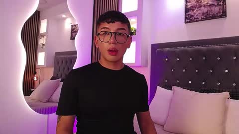 Snapshot of fancy_vixen chatting on 02-18-26, 03:24 FANCY online show from 02-18-26, 03:24