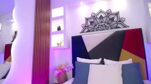 Snapshot of fancy_vixen chatting on 02-23-26, 03:37 FANCY online show from 02-23-26, 03:37