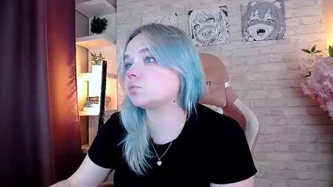 Bella online show from 10-28-25, 03:36