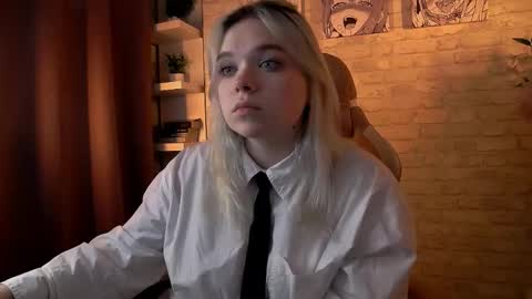 Bella online show from 11-26-25, 02:18