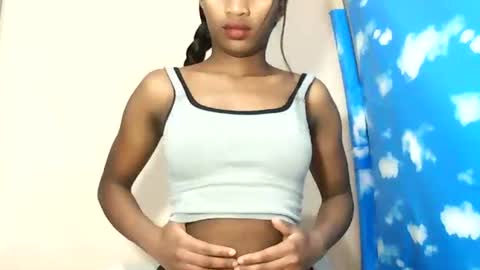 Snapshot of faniriah27 chatting on 09-15-25, 08:31 faniriah27 online show from 09-15-25, 08:31