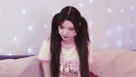 Kim online show from 01-20-25, 04:12