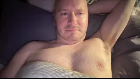 Snapshot of fantasticass6969 chatting on 06-16-26, 04:15 fantasticass6969 online show from 06-16-26, 04:15