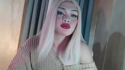 DANIELLA - DONT FORGET TO GIVE ME A THUMBSU UP online show from 04-09-26, 05:40