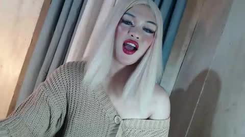 Snapshot of fantasticcock69_daniella chatting on 05-13-26, 07:28 DANIELLA - DONT FORGET TO GIVE ME A THUMBSU UP online show from 05-13-26, 07:28