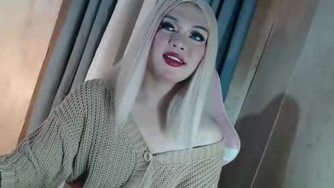 Snapshot of fantasticcock69_daniella chatting on 05-14-26, 10:44 DANIELLA - DONT FORGET TO GIVE ME A THUMBSU UP online show from 05-14-26, 10:44