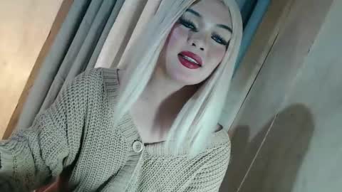 Snapshot of fantasticcock69_daniella chatting on 05-17-26, 10:28 DANIELLA - DONT FORGET TO GIVE ME A THUMBSU UP online show from 05-17-26, 10:28