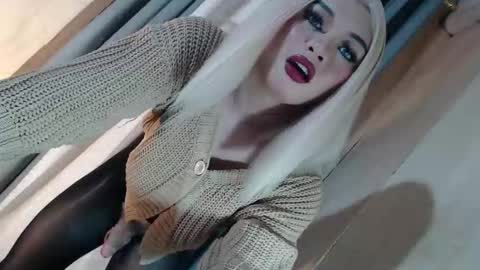 Snapshot of fantasticcock69_daniella chatting on 05-20-26, 04:57 DANIELLA - DONT FORGET TO GIVE ME A THUMBSU UP online show from 05-20-26, 04:57