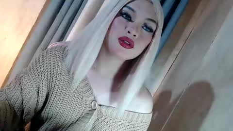 Snapshot of fantasticcock69_daniella chatting on 05-21-26, 09:55 DANIELLA - DONT FORGET TO GIVE ME A THUMBSU UP online show from 05-21-26, 09:55