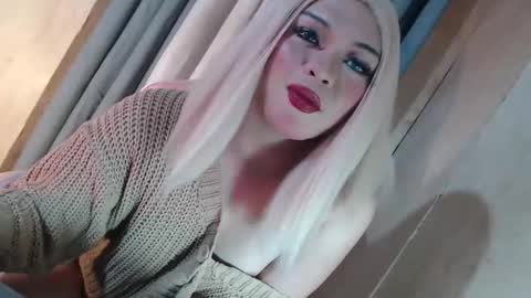 Snapshot of fantasticcock69_daniella chatting on 05-25-26, 11:55 DANIELLA - DONT FORGET TO GIVE ME A THUMBSU UP online show from 05-25-26, 11:55
