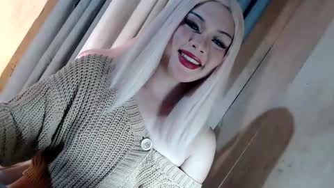 Snapshot of fantasticcock69_daniella chatting on 06-10-26, 04:50 DANIELLA - DONT FORGET TO GIVE ME A THUMBSU UP online show from 06-10-26, 04:50