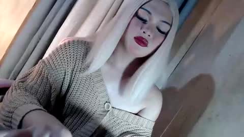 Snapshot of fantasticcock69_daniella chatting on 06-11-26, 12:36 DANIELLA - DONT FORGET TO GIVE ME A THUMBSU UP online show from 06-11-26, 12:36