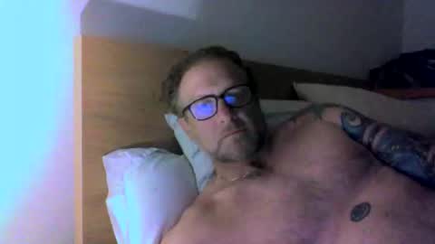 Snapshot of fantasying01 chatting on 11-12-25, 02:50 fantasying01 online show from 11-12-25, 02:50