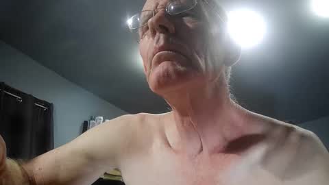 fantasyresort online show from 10-21-25, 03:07