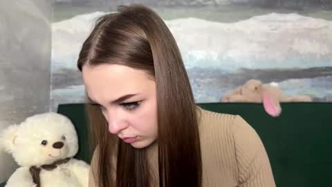 Anna Scovich online show from 11-17-25, 12:33