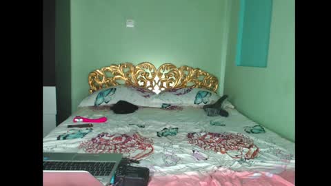 Snapshot of farfalina_hot chatting on 02-28-25, 05:26 farfalina online show from 02-28-25, 05:26