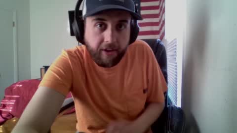 Snapshot of farmboy2398 chatting on 01-02-25, 06:45 farmboy2398 online show from 01-02-25, 06:45