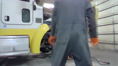 Snapshot of farmboy4720 chatting on 11-12-25, 01:28 farmboy4720 online show from 11-12-25, 01:28