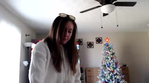 Snapshot of farmgirl__ chatting on 12-21-25, 04:47 FarmGirl and Daddy online show from 12-21-25, 04:47