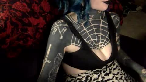 Snapshot of farrahfindom chatting on 05-13-26, 04:21 Farrah online show from 05-13-26, 04:21