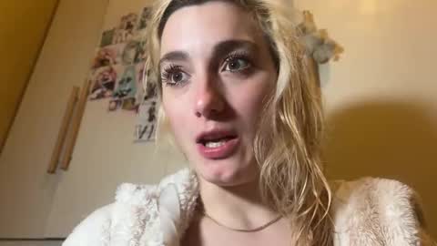 Snapshot of faseremx chatting on 10-14-25, 04:52 Gattino online show from 10-14-25, 04:52