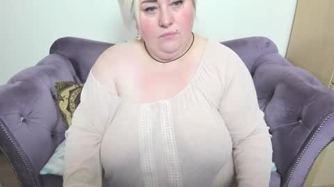 Snapshot of fashiona chatting on 10-28-25, 12:25 fashiona online show from 10-28-25, 12:25