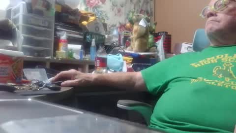 Snapshot of fatfreddythecat chatting on 05-06-26, 02:19 Fred. online show from 05-06-26, 02:19