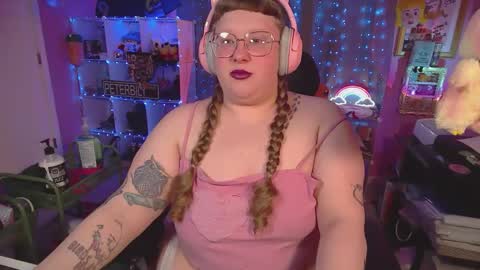 Snapshot of fatveronica chatting on 03-17-26, 12:19 FatVeronica online show from 03-17-26, 12:19