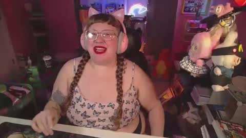 Snapshot of fatveronica chatting on 04-27-26, 12:03 FatVeronica online show from 04-27-26, 12:03