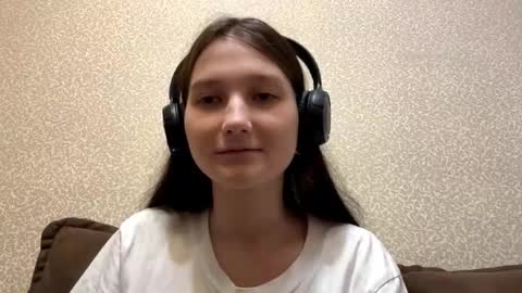 Aurora 18yo online show from 10-19-25, 09:21