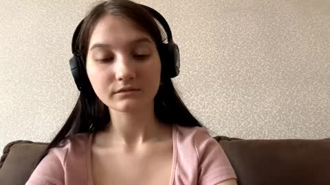 Aurora 18yo online show from 10-26-25, 04:29