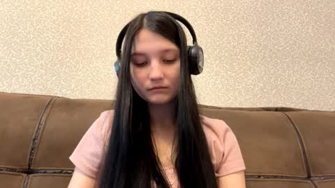 Aurora 18yo online show from 01-14-26, 07:25
